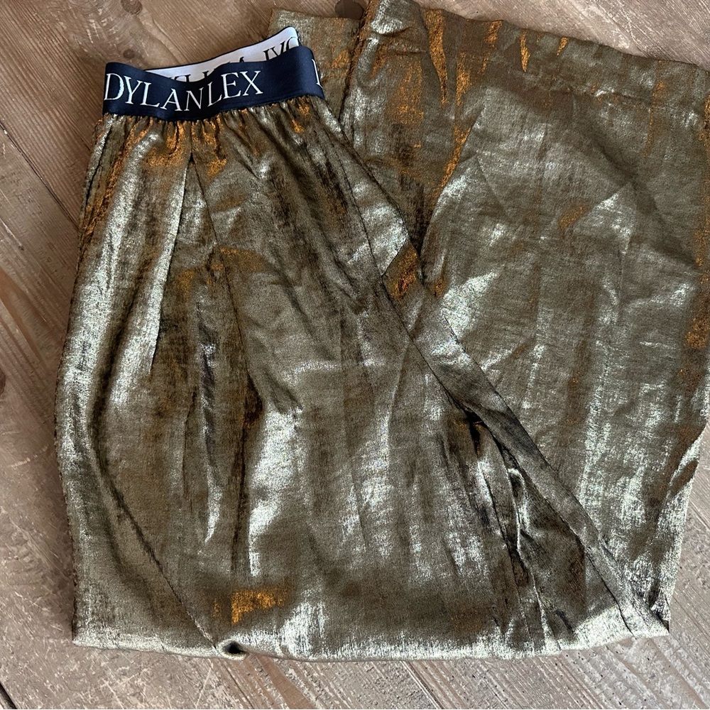 Dylanlex Metallic Wide-Leg Pants in Gold - Picture 2 of 11